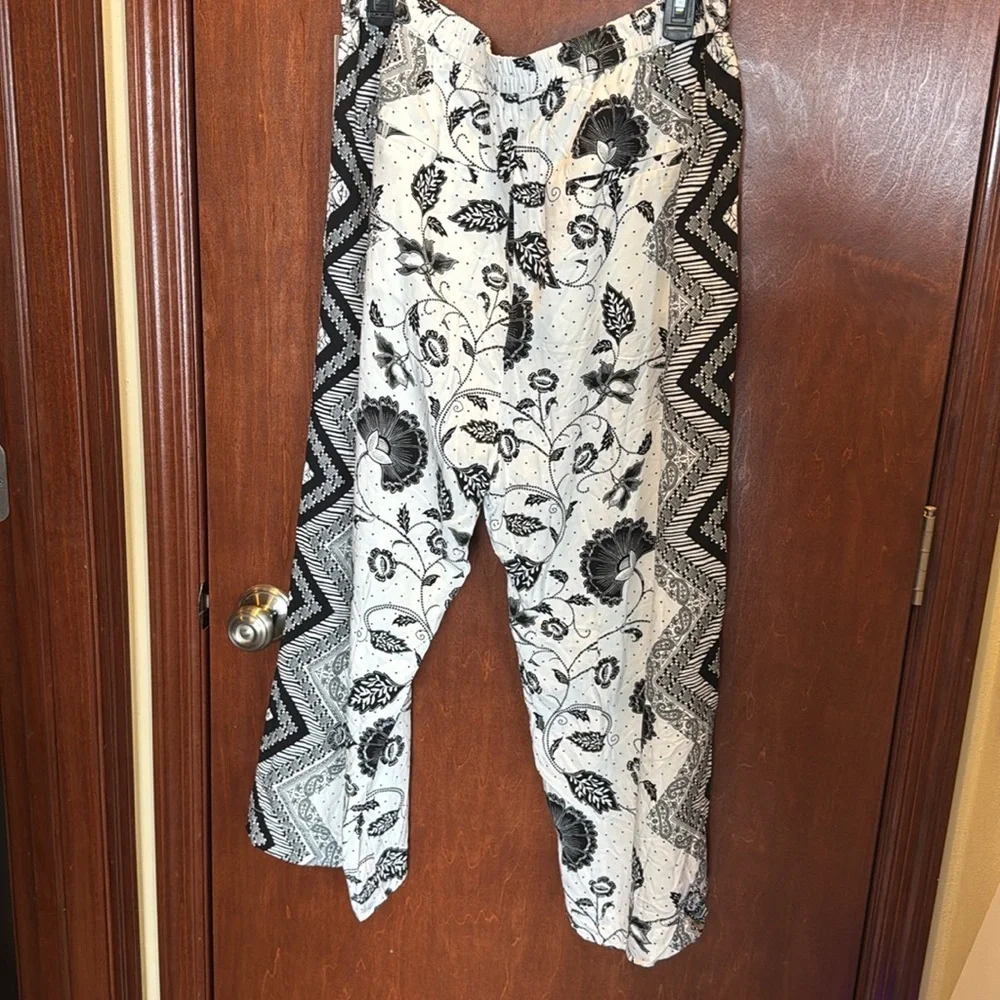 Anthropology wide leg size XL 25 inch inseam beachy pants W/faux back pockets - Picture 7 of 10